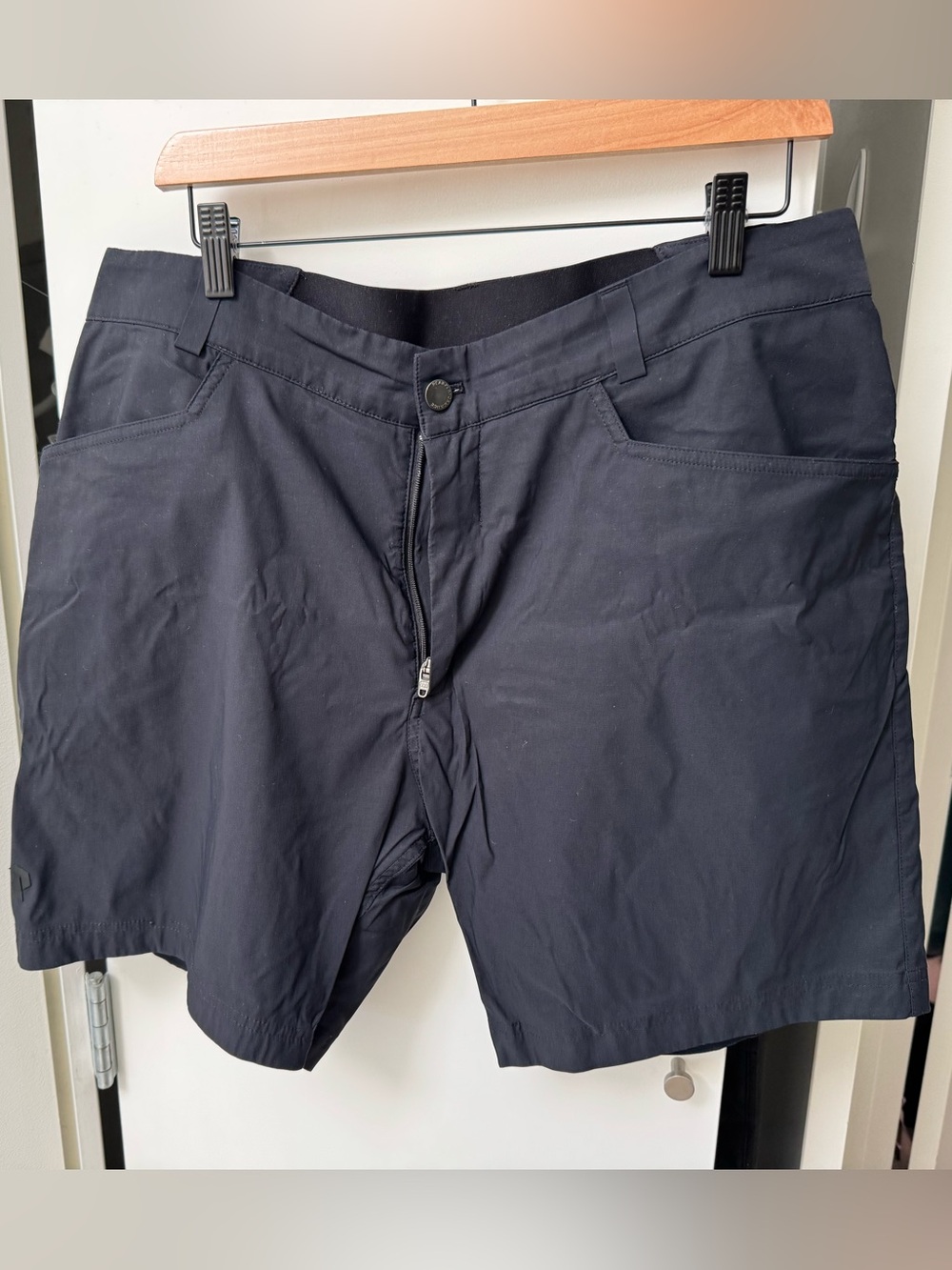 XL Peak Performance Iconiq shorts
